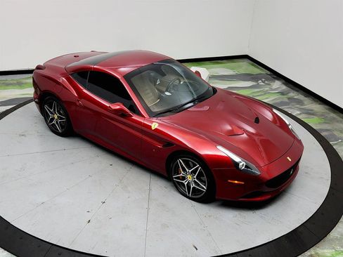 Used 2017 Ferrari California T RWD image 31