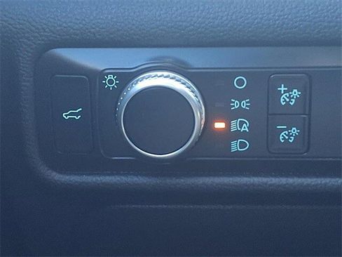 Certified 2020 Ford Explorer XLT w/ Class III Trailer Tow Package image 23