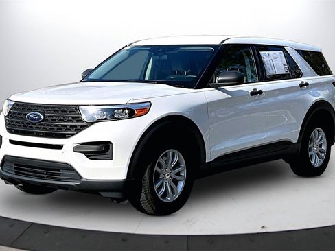 Used 2021 Ford Explorer 4WD w/ Class III Trailer Tow Package image 4