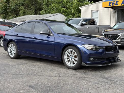 Used 2016 BMW 320i xDrive Sedan AWD/4WD image 2