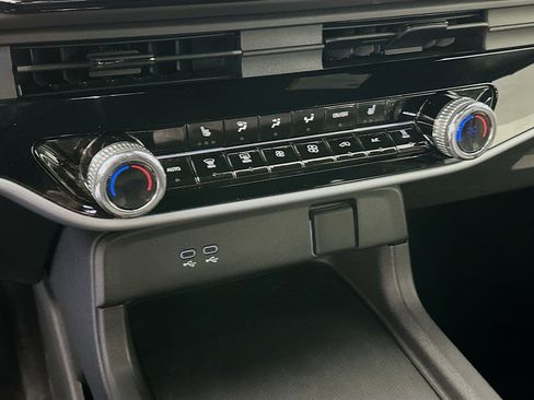 Used 2024 Honda Prologue EX image 24