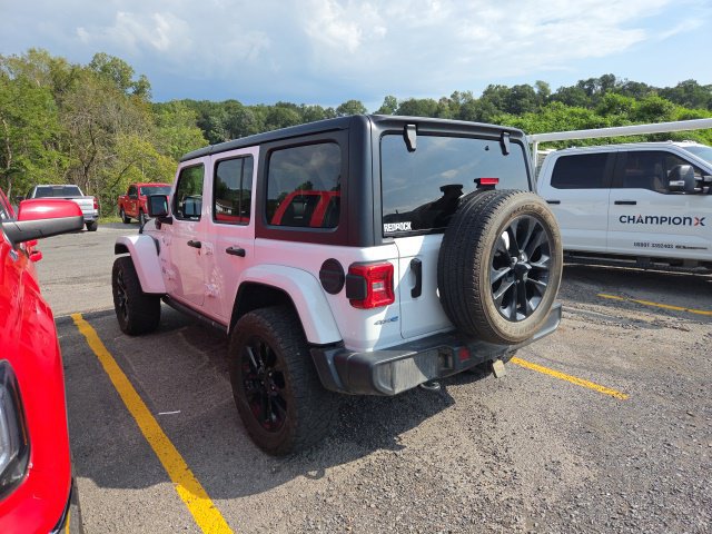 Used 2023 Jeep Wrangler Unlimited Sahara w/ Cold Weather Group AWD/4WD image 4