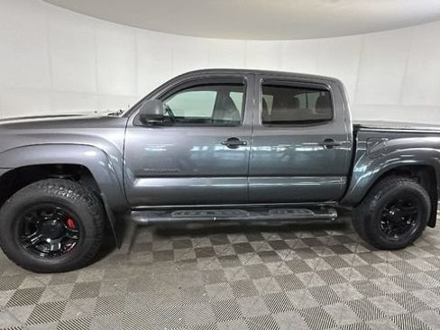 Used 2013 Toyota Tacoma PreRunner w/ TRD Off-Road Pkg RWD image 5