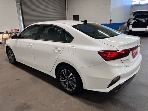 Used 2023 Kia Forte LXS image 5