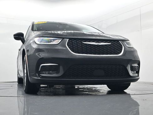 Used 2022 Chrysler Pacifica Touring-L FWD image 43
