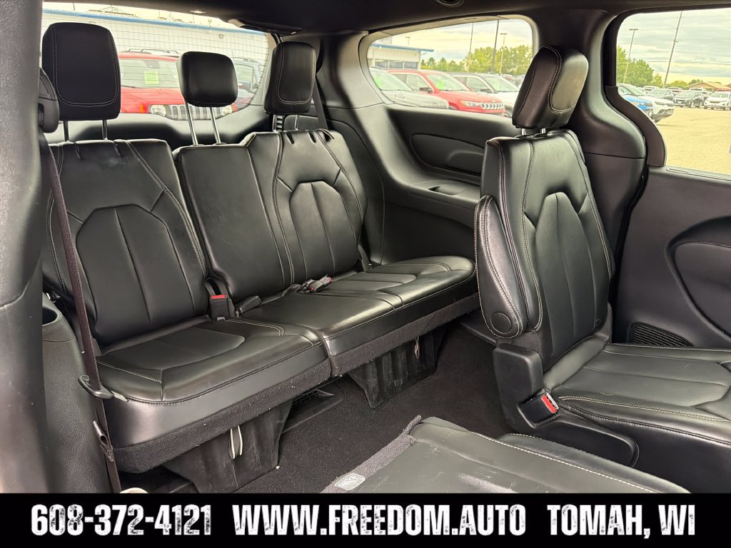 Used 2025 Chrysler Pacifica Select FWD image 37
