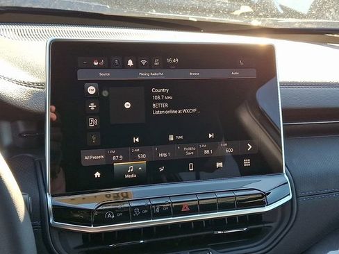 New 2026 Jeep Compass Latitude image 11