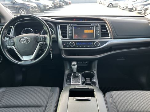 Used 2017 Toyota Highlander Plus image 20