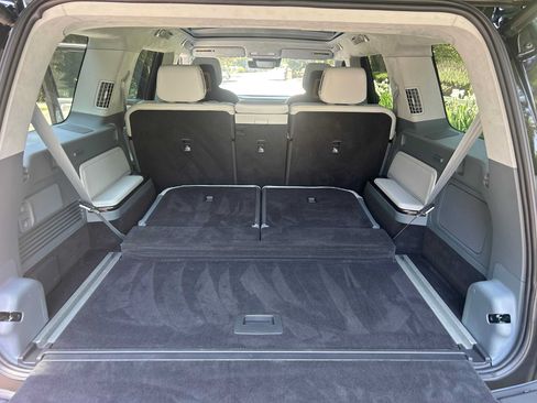 Used 2025 Rivian R1S Premium AWD/4WD image 27