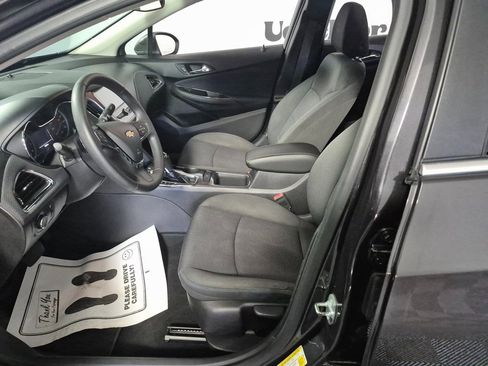 Used 2016 Chevrolet Cruze LT image 9