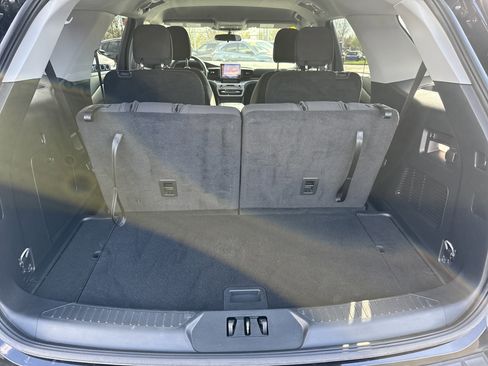 Certified 2023 Ford Explorer XLT w/ Class IV Trailer Tow Package image 12