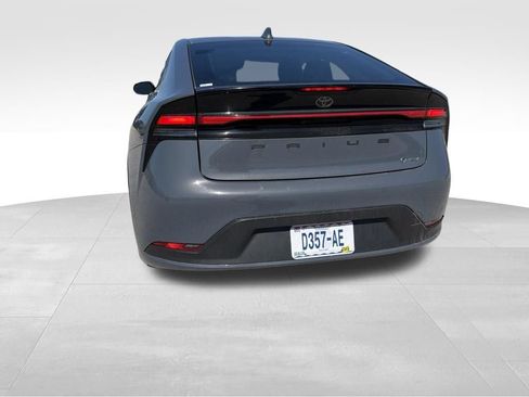 Used 2025 Toyota Prius LE FWD image 8