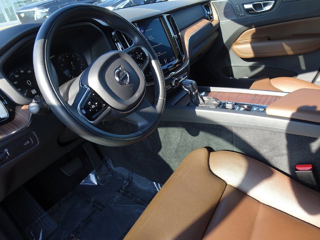Used 2019 Volvo XC60 T6 Inscription w/ Protection Package Premier AWD/4WD image 12