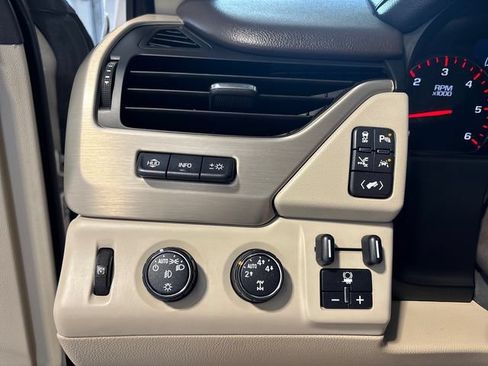 Used 2016 GMC Yukon XL Denali w/ Open Road Package AWD/4WD image 13