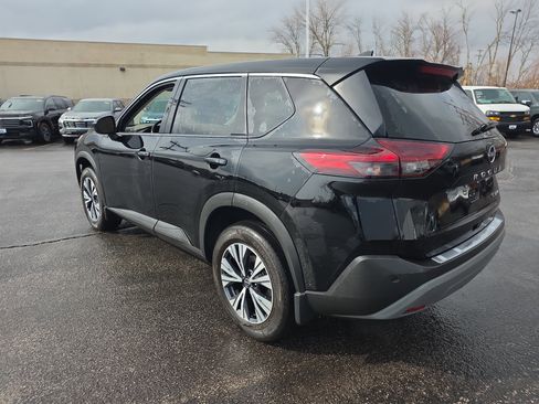 Used 2023 Nissan Rogue SV image 5