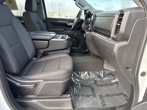 Used 2024 Chevrolet Silverado 1500 LT image 19