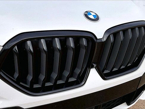 Used 2023 BMW X6 xDrive40i w/ M Sport Package image 29