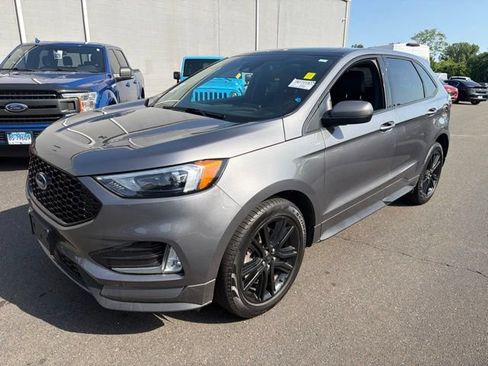 Used 2024 Ford Edge ST-Line w/ Class II Trailer Tow Package AWD/4WD image 3