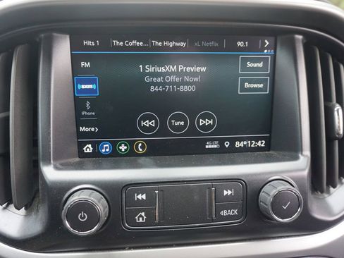 Used 2022 Chevrolet Colorado LT w/ Luxury Package RWD image 11