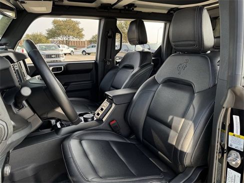 Used 2025 Ford Bronco Badlands image 26