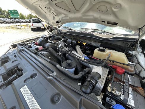 Used 2018 Ford F550 4x4 Crew Cab Super Duty w/ Power Equipment Group image 25