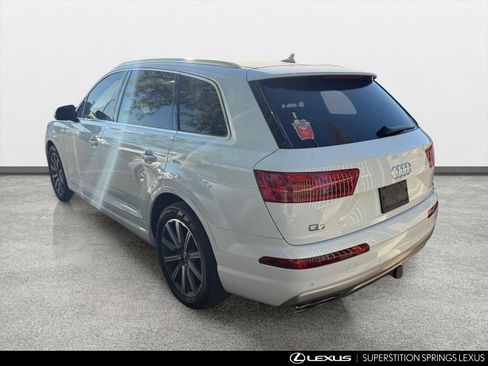 Used 2017 Audi Q7 3.0T Prestige AWD/4WD image 4