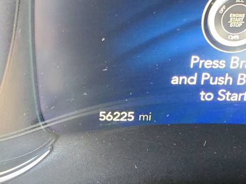 Used 2024 Chrysler Pacifica Limited FWD image 16