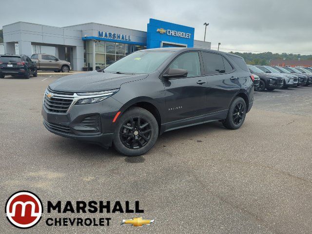 Used 2022 Chevrolet Equinox LS w/ LS Convenience Package AWD/4WD image 1