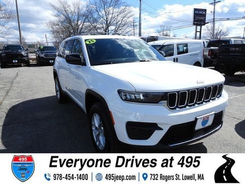 Used 2025 Jeep Grand Cherokee Laredo X AWD/4WD image 7