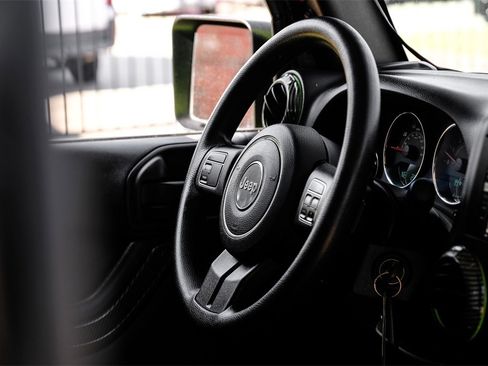 Used 2016 Jeep Wrangler Unlimited Sport image 11