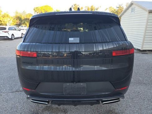 Used 2024 Land Rover Range Rover Sport SE image 4