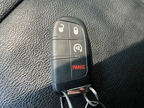Used 2025 Jeep Compass Limited AWD/4WD image 17