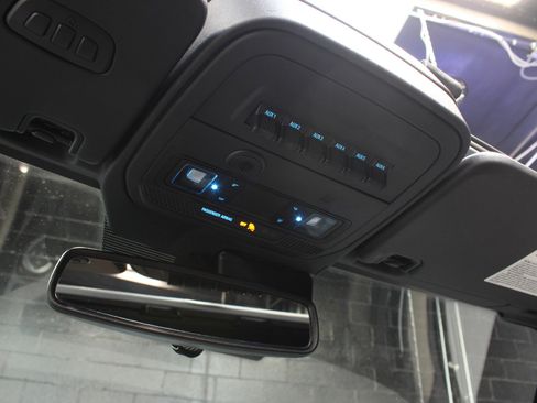 Used 2022 Ford Bronco Wildtrak image 24