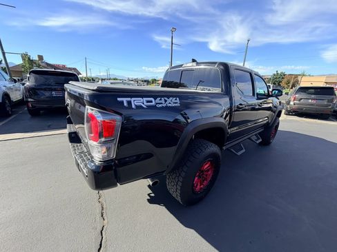 Used 2021 Toyota Tacoma TRD Off-Road w/ Technology Package AWD/4WD image 4