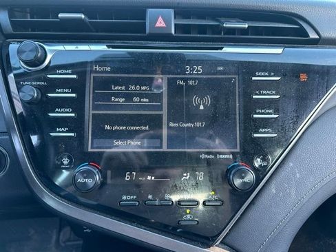 Used 2019 Toyota Camry XSE image 7