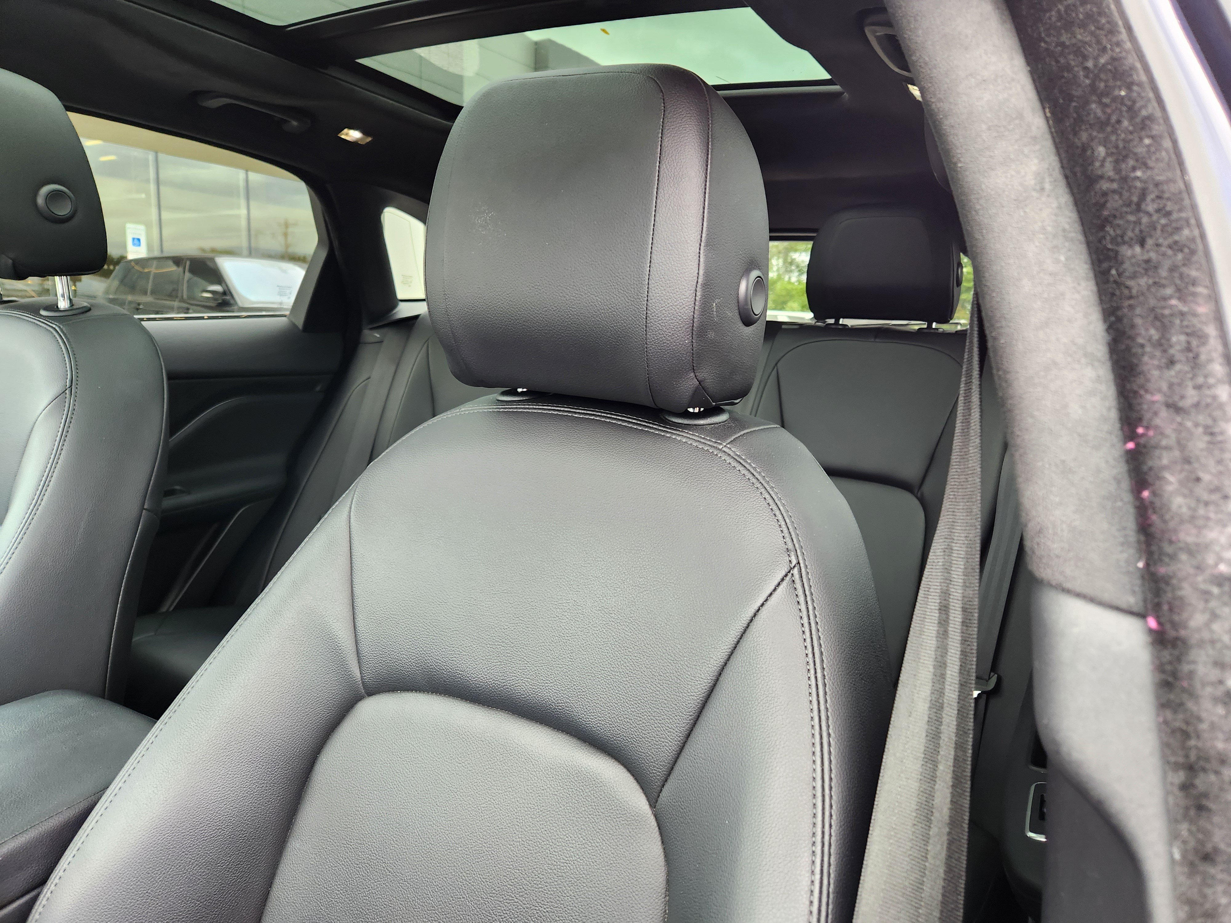 Used 2019 Jaguar F-PACE Premium AWD/4WD image 11