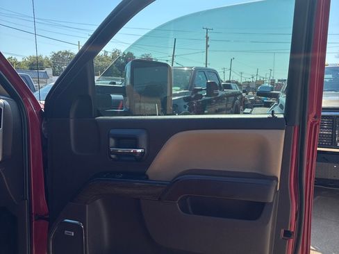 Used 2018 GMC Sierra 2500 Denali w/ Duramax Plus Package image 14