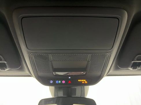 Used 2025 Chevrolet Equinox LT image 15