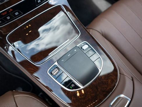 Used 2022 Mercedes-Benz E 350 4MATIC Sedan image 25