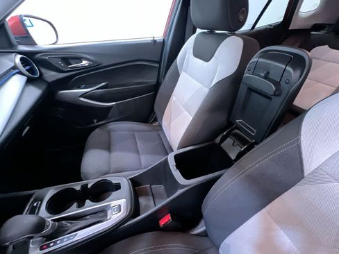 Used 2024 Chevrolet Trax LS w/ LS Convenience Package FWD image 29