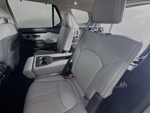 Certified 2025 Honda Pilot EX-L image 28