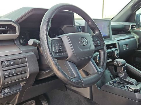 Used 2025 Toyota Tacoma SR5 AWD/4WD image 10