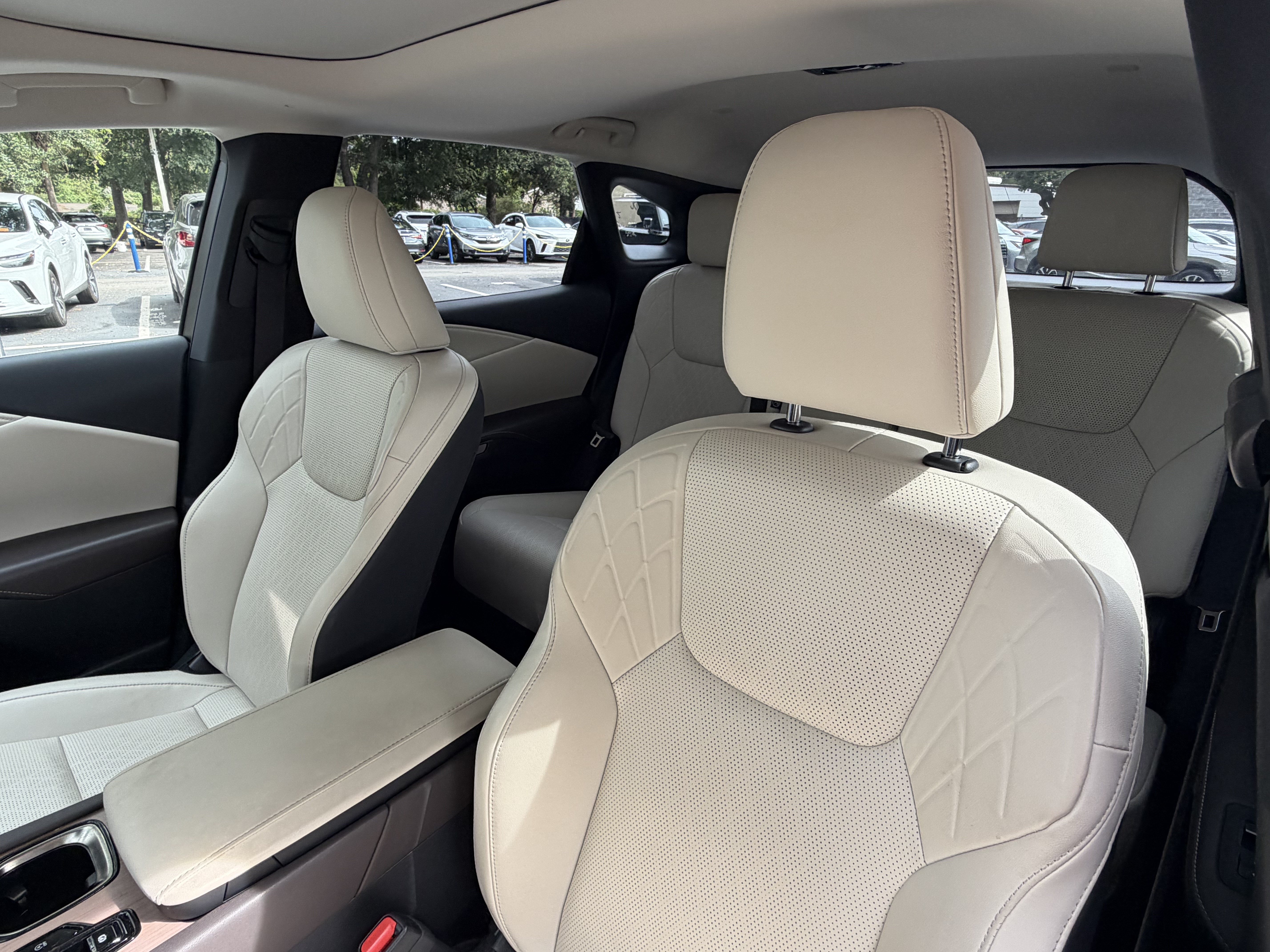 Certified 2025 Lexus RX 350 Premium Plus w/ Accessory Package (Z1) FWD image 17