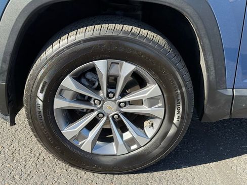 Used 2025 Chevrolet Equinox LT image 11