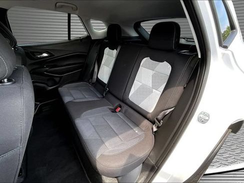 Used 2026 Chevrolet Trax LS w/ LS Convenience Package FWD image 20