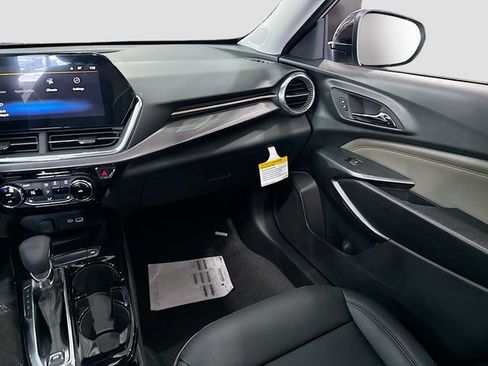New 2026 Chevrolet Trax ACTIV w/ Sunroof Package image 25