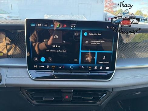 New 2025 Volkswagen Tiguan SE R-Line image 10