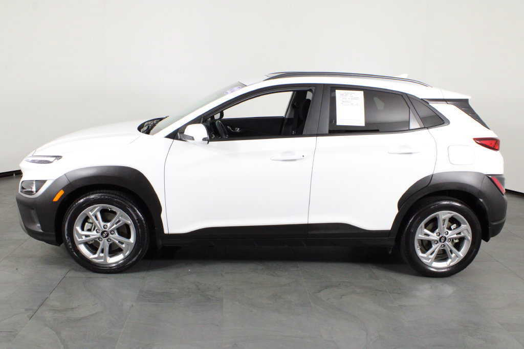 Certified 2022 Hyundai Kona SEL w/ Convenience Package AWD/4WD image 11