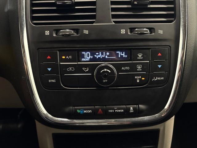 Used 2011 Dodge Grand Caravan Crew FWD image 20