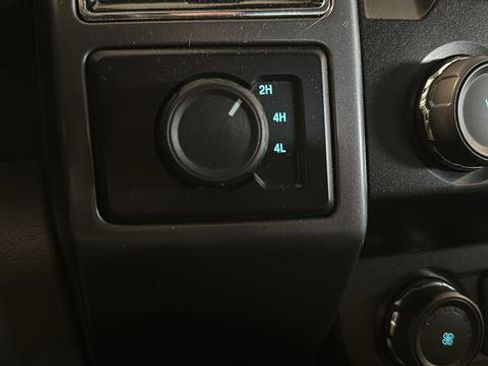 Used 2019 Ford F150 XLT image 30